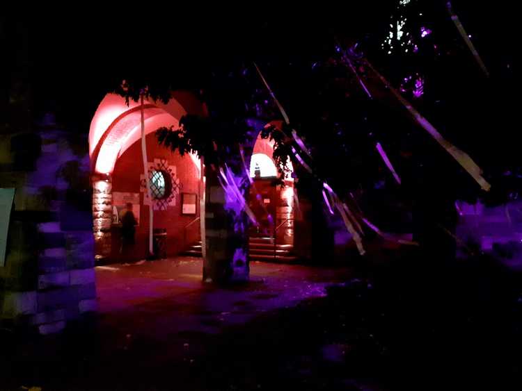 Il Municipio si illumina di rosa contro il cancro