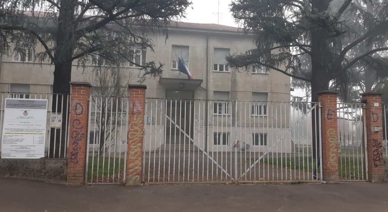 Scuola media, lunedì si riparte. I genitori: “Siamo preoccupati, pronti a farci sentire”