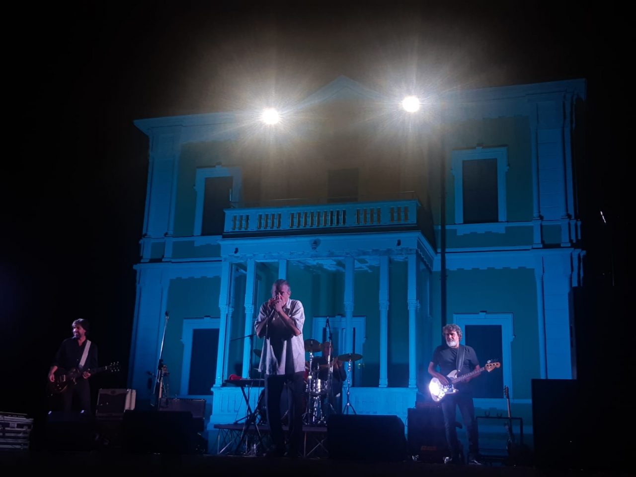 Fabio Treves, grande successo per il concerto blues a Villa Adele FOTO