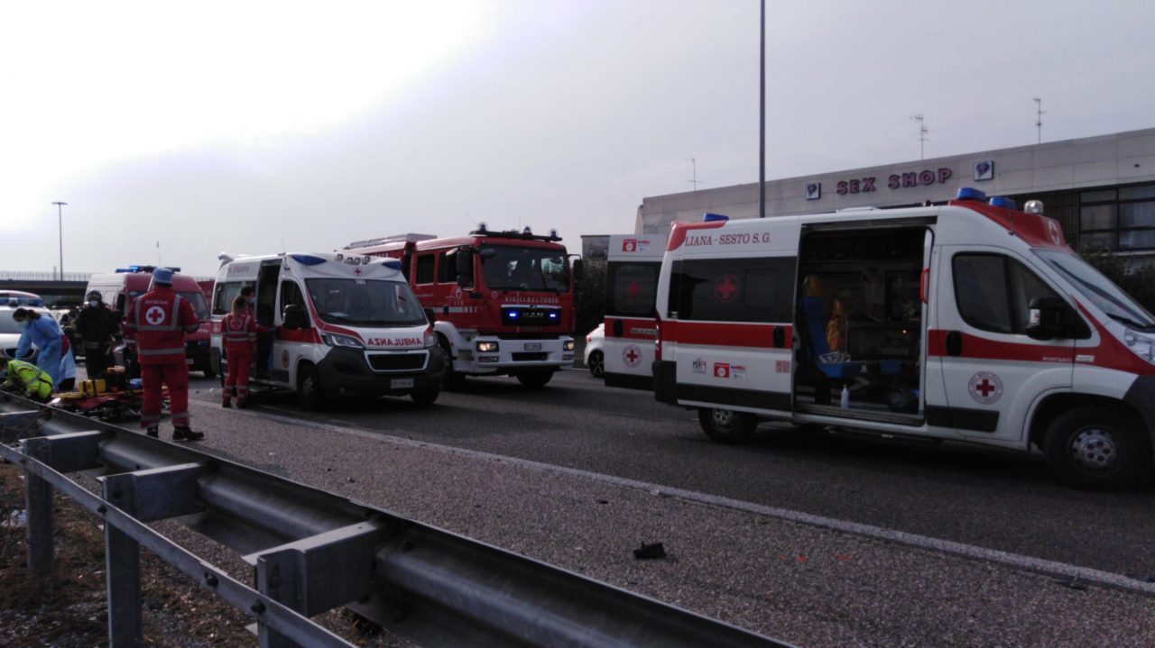 Schianto in Valassina, morta una motociclista