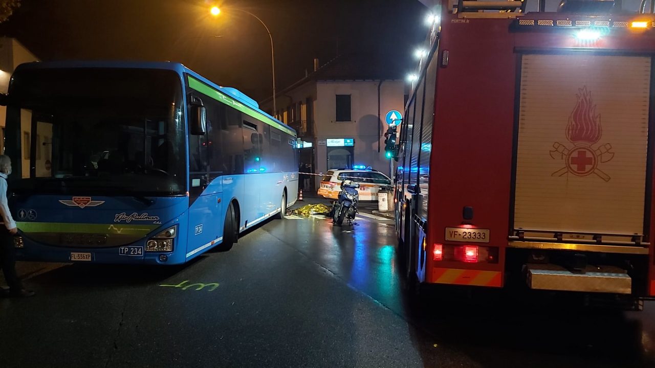 Drammatico sconto tra una moto e un pullman: il motociclista morto è di Legnano