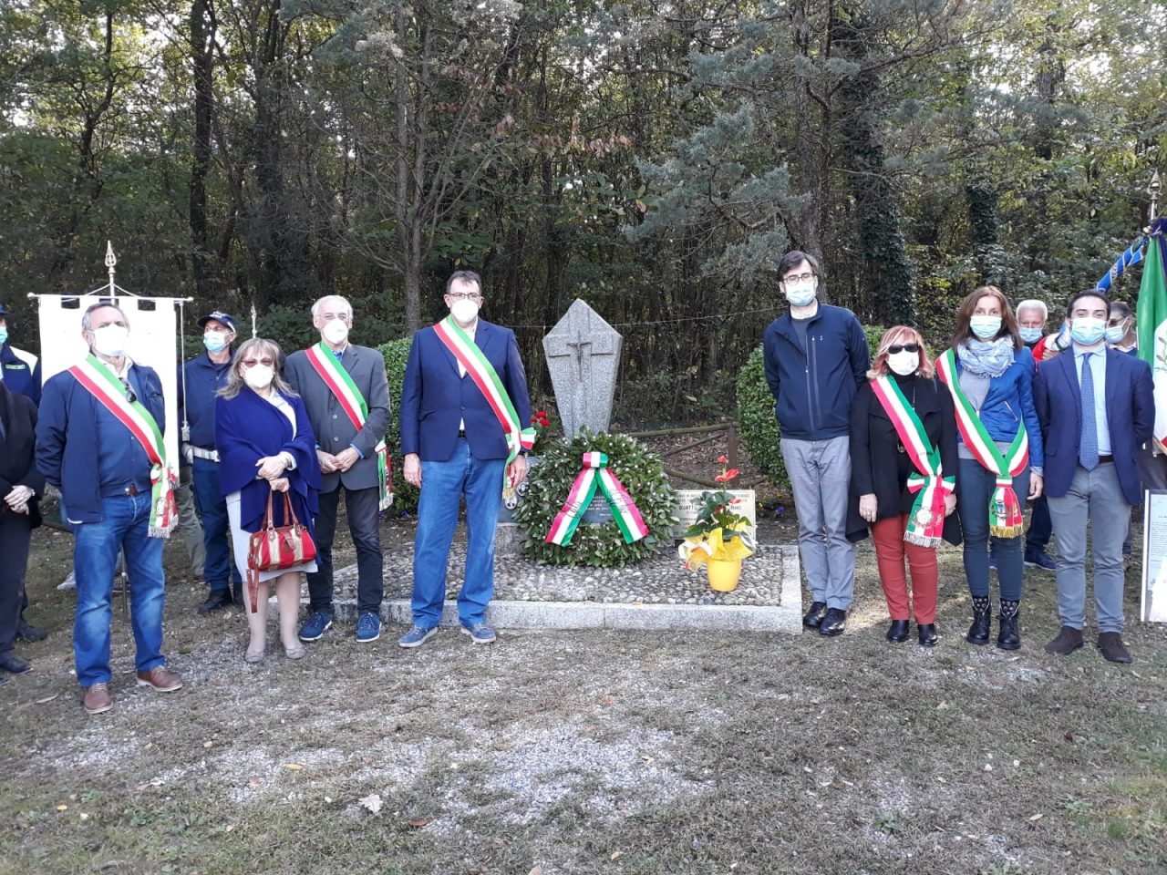 L’omaggio al sacrificio dei quattro partigiani