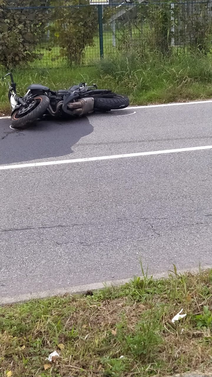 Schianto a Magenta: grave motociclista di 18 anni FOTO e VIDEO