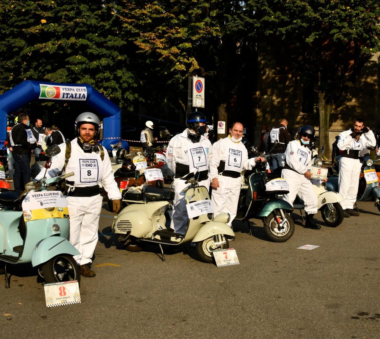 Gli amanti della Vespa si ritrovano a Rho
