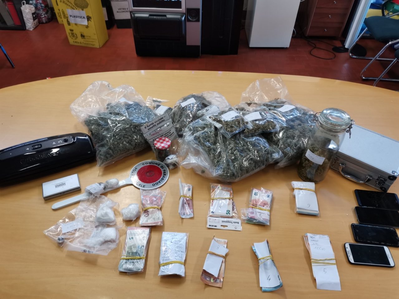 In casa aveva quasi quattro kg di droga