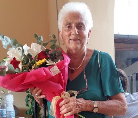 Liceo Galilei di Legnano, la professoressa Negri torna in cattedra per i suoi 90 anni