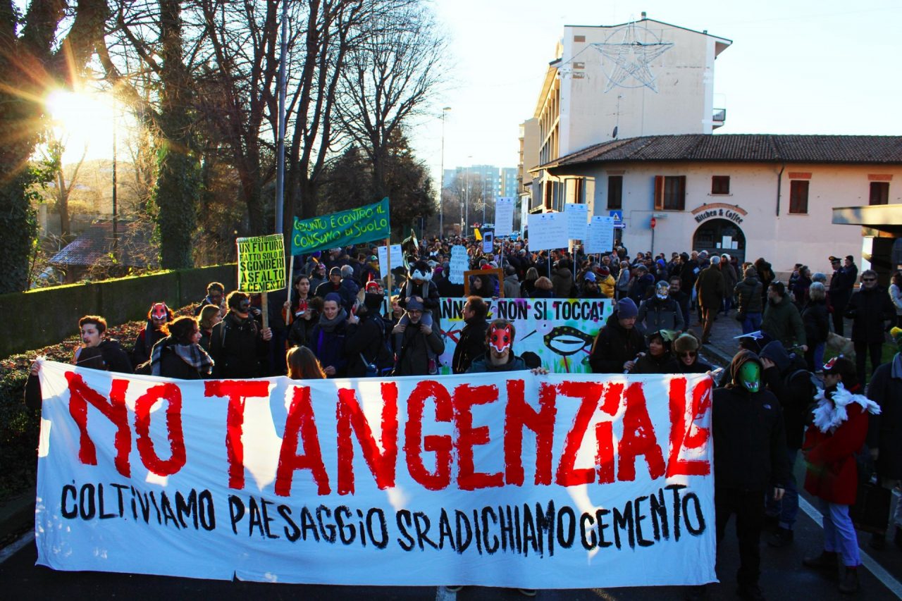 “Raddoppiamo la ferrovia invece di costruire la superstrada”