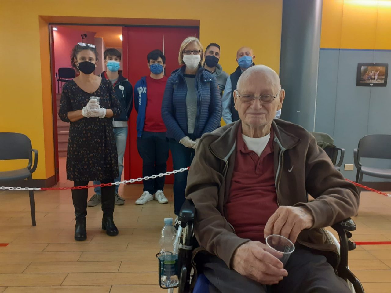 Festa al Perini: nonno Gianfranco festeggia 101 anni