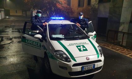 Polizia Locale, pattugliamenti per Dpcm e coprifuoco: controllato anche un prete FOTO