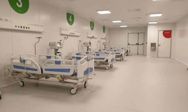 Covid: iniziano a calare i ricoveri in ospedale