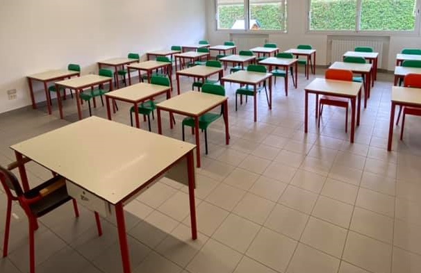 Lombardia in zona gialla, ma le lezioni in presenza restano al 50% (per ora)