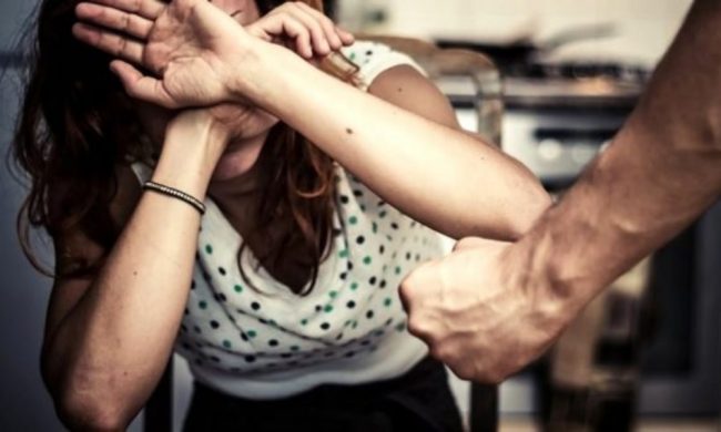 Violenta una massaggiatrice: arrestato 26enne pregiudicato