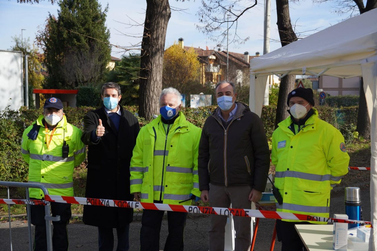 Maxi vaccinazioni a Corbetta: la visita dell’assessore Gallera – LE FOTO
