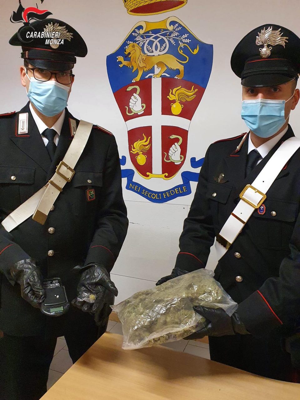 In un altro comune senza giustificazione: arrestato 22enne in possesso di droga