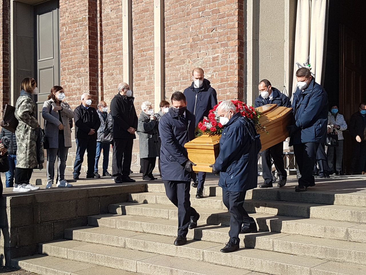 Canegrate saluta commossa il suo amato Galdino Marrari FOTO