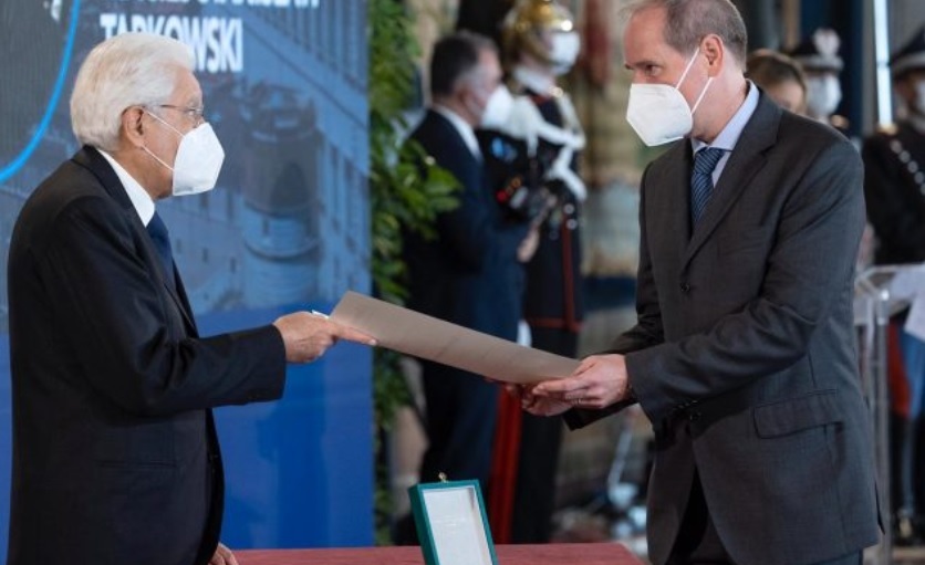Il ricercatore robecchese diventa cavaliere