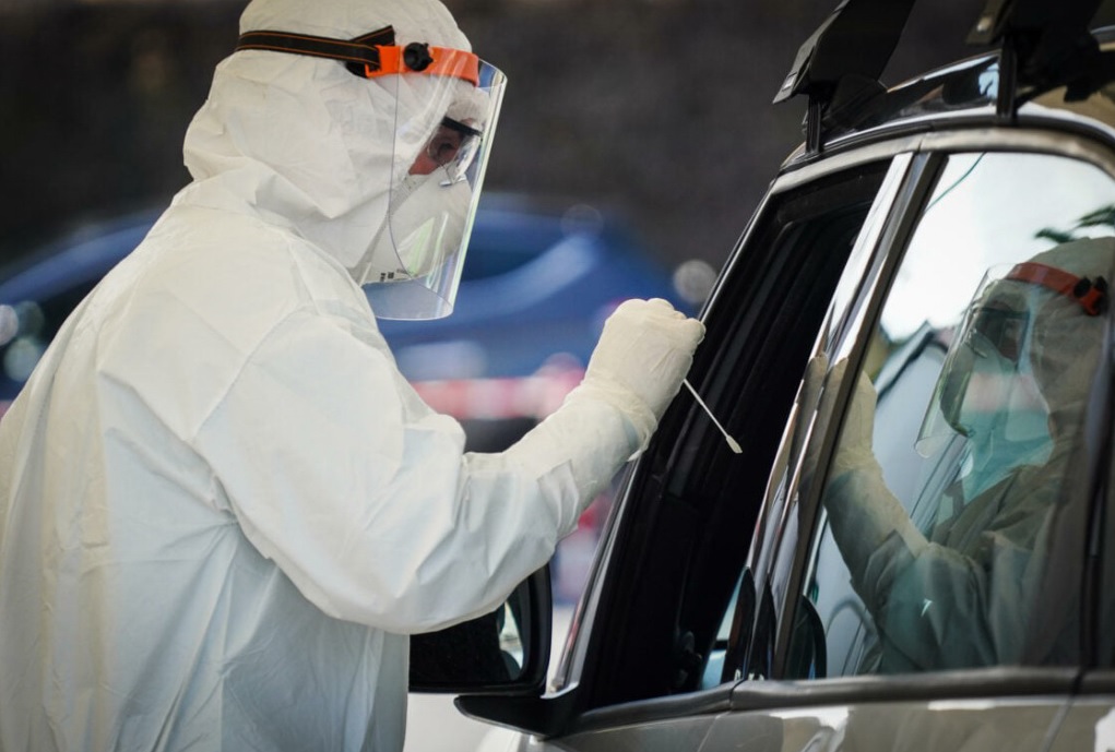 Test rapidi, a Castano si fanno in auto alla tensostruttura