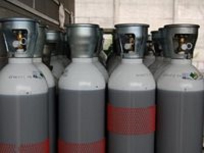 Mancano le bombole per l’ossigeno: “Restituite i vuoti”