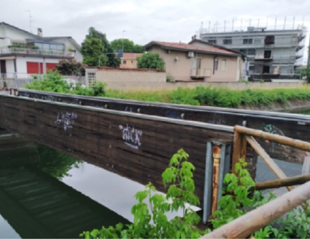 Chiusura del traffico ciclopedonale lungo le passerelle sul Villoresi