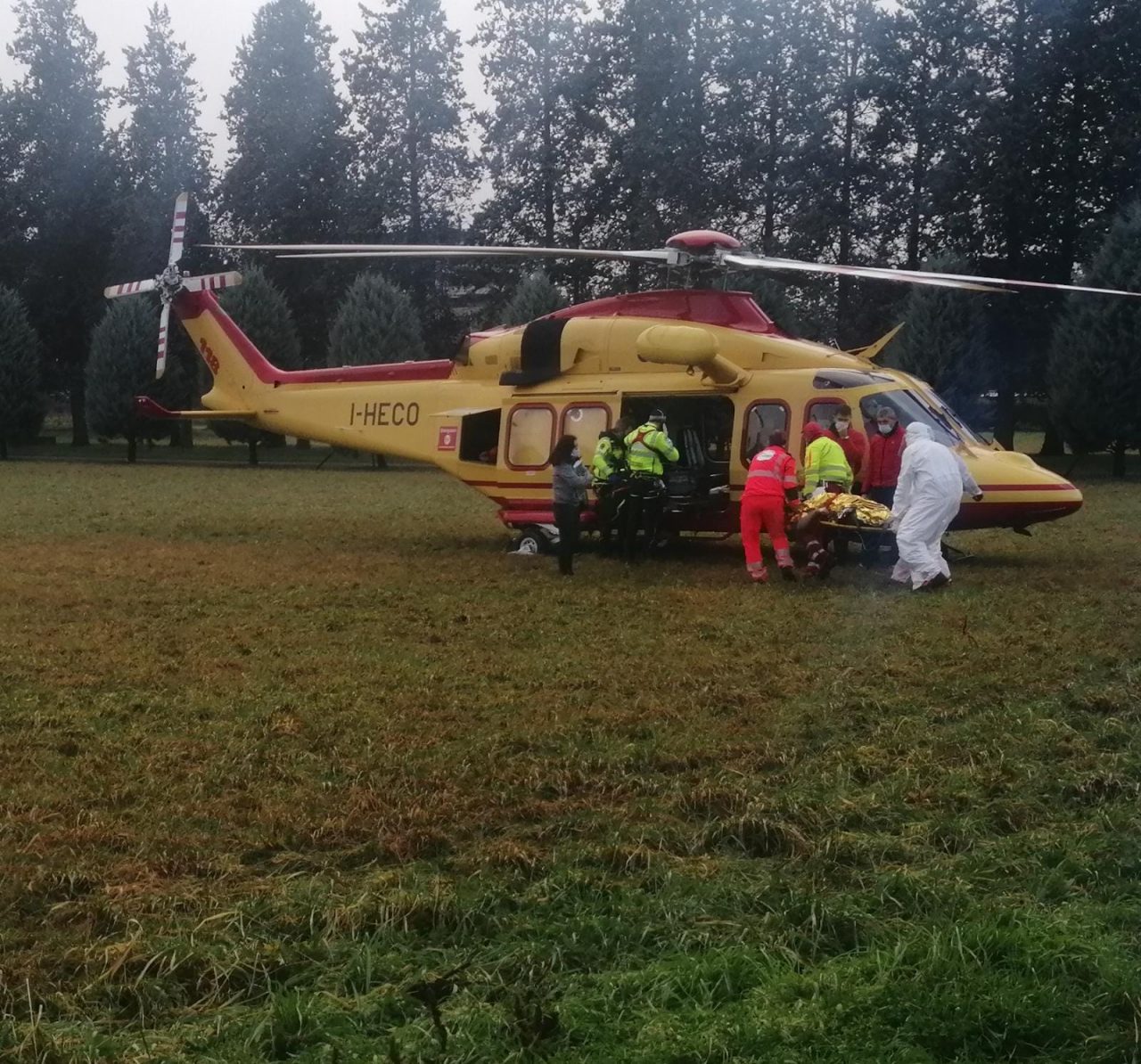 Elisoccorso per soccorrere una ragazzina precipitata