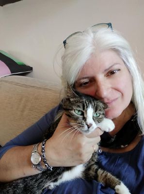 «Negazionisti, vi prenderei a calci nel sedere»