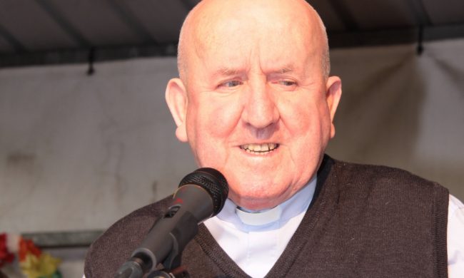 Addio a don Egidio Broggini, è stato prete e Canegrate