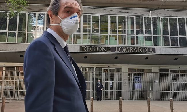 Scuola in presenza per i figli del personale sanitario: la richiesta di Fontana