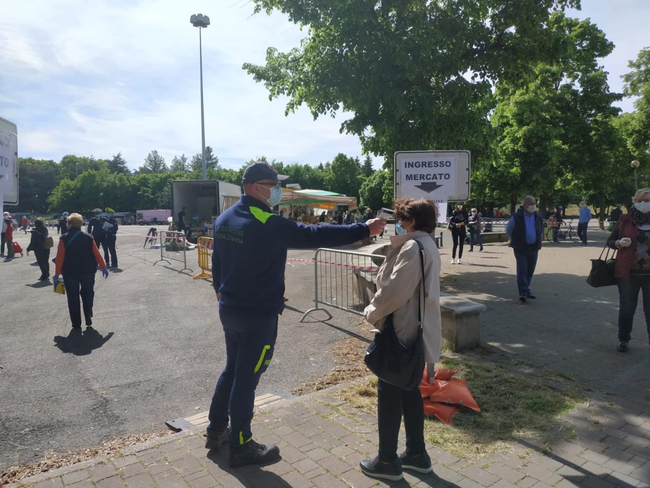 Mercato di Legnano: lascia la storica profumeria