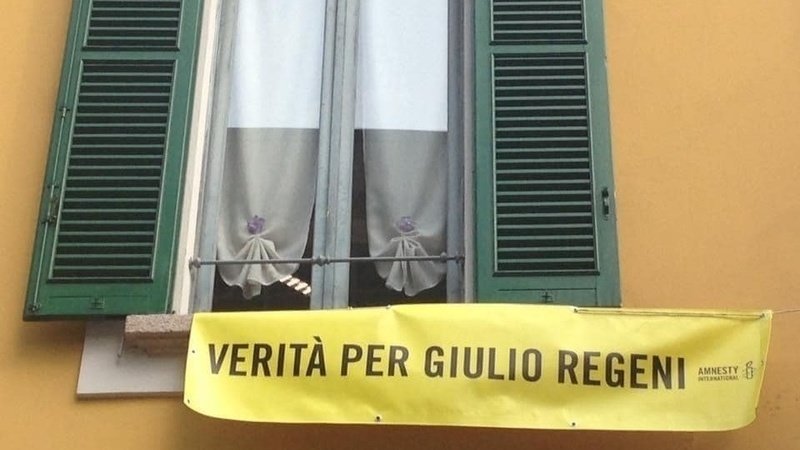 “Sindaco, esponiamo ancora lo striscione per Regeni”