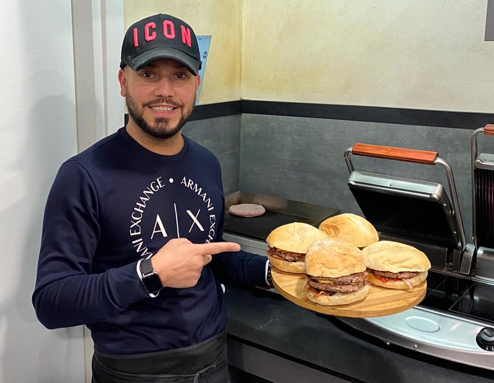 Covid, “Hamburger sospeso” per chi è in difficoltà
