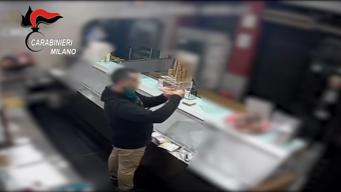 Estorsione e rapina con metodo mafioso: in manette anche un rhodense VIDEO