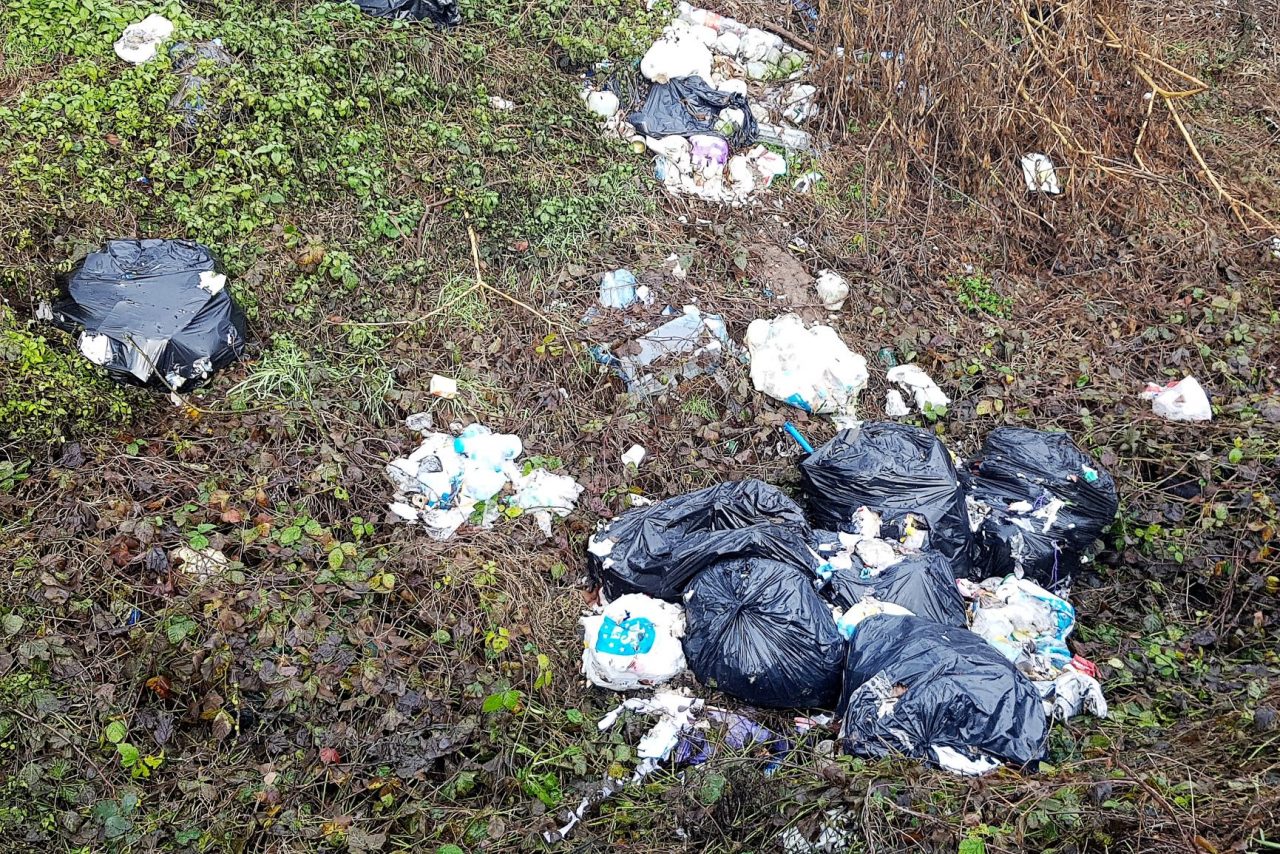 Tangenzialina per Molino Dorino, discarica a cielo aperto