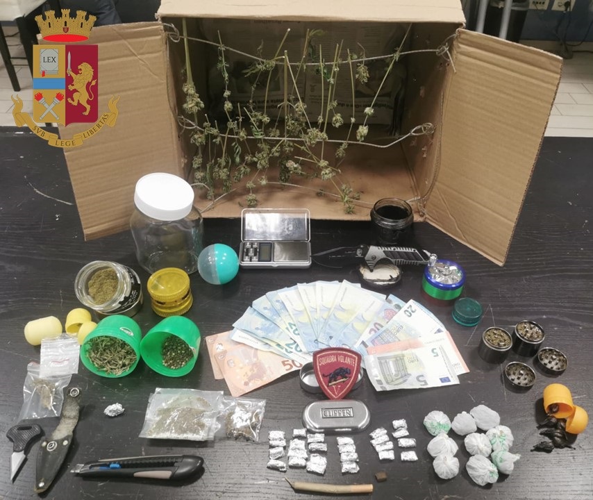 Arrestati due uomini per spaccio di droga