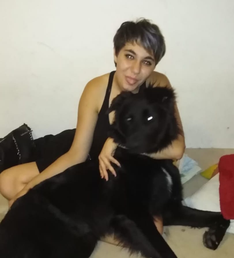 Investito mentre protegge la padrona caduta a terra dopo una crisi epilettica: si cerca il pirata della strada
