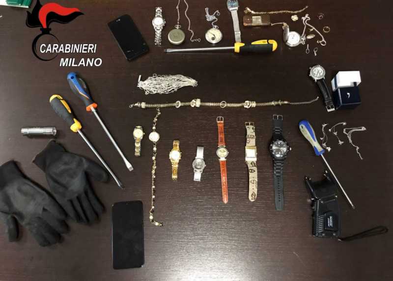Furti in abitazione, rapina e ricettazione: arrestate tre persone