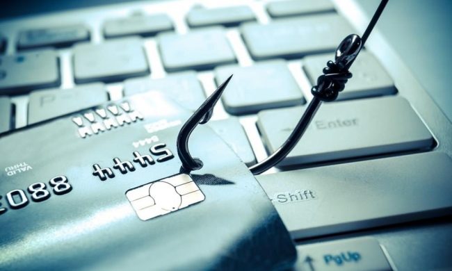 Riceve un messaggio e si vede scalare quasi 7mila euro dal conto