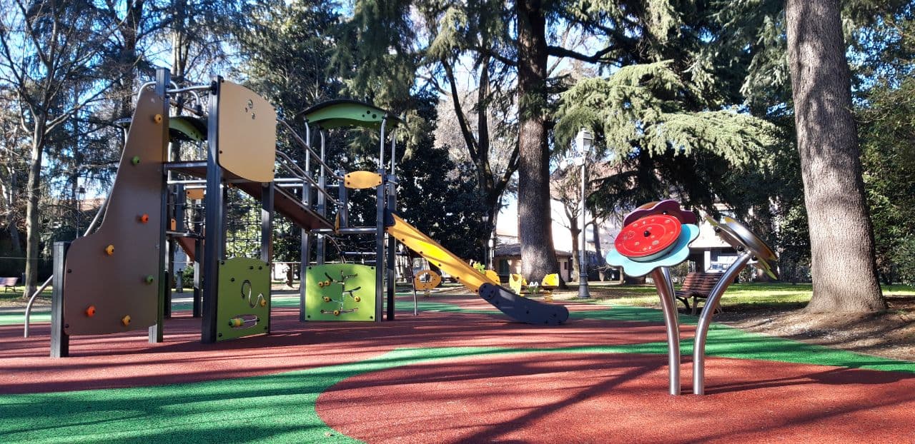 Parco di Casa Giacobbe, inaugurati i nuovi giochi. Un intervento realizzato all'insegna dell'inclusione e della sicurezza di tutti i bambini.