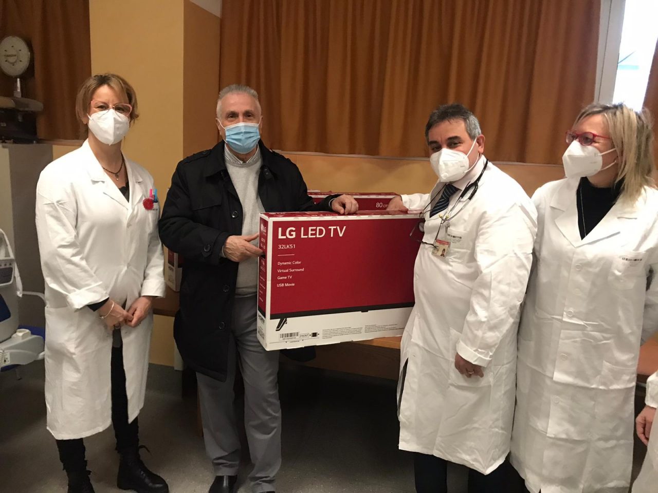 Nuovi tv per il pronto soccorso del Fornaroli… nella calza VIDEO
