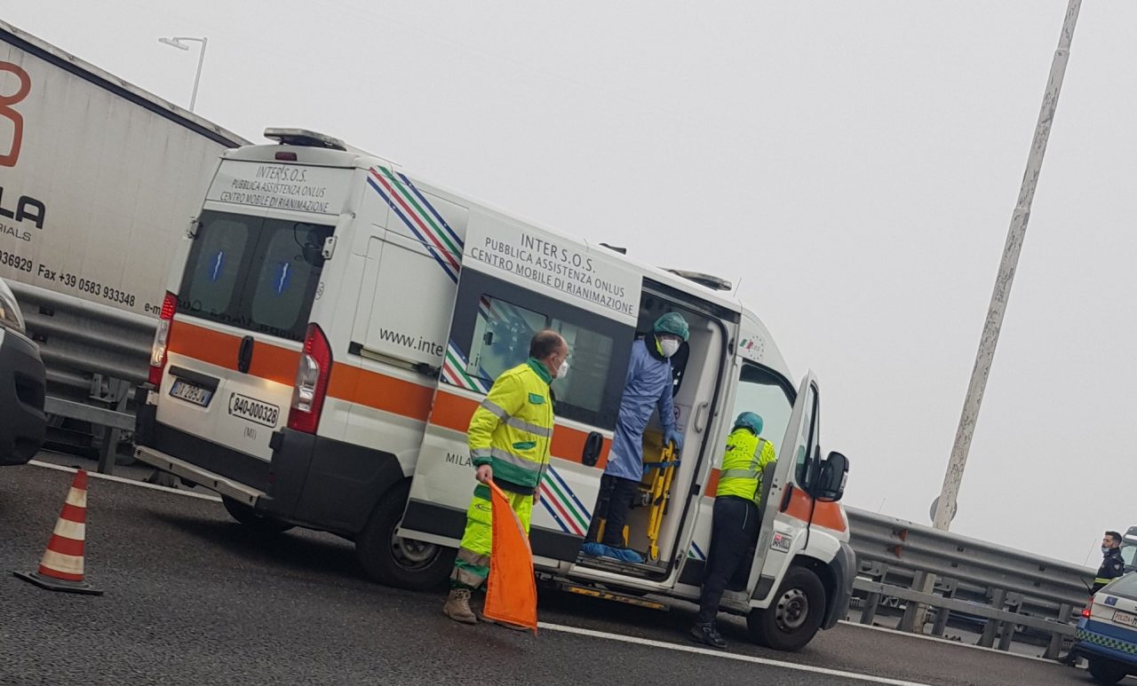 Tangenziale ovest, morto l’autotrasportatore colpito da malore