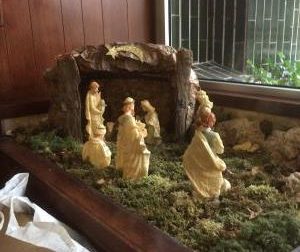 Rubano Gesù Bambino dal presepe di via Fermi
