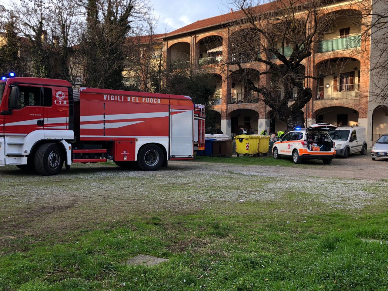 Donna si ustiona il 45 per cento del corpo facendo i lavori domestici