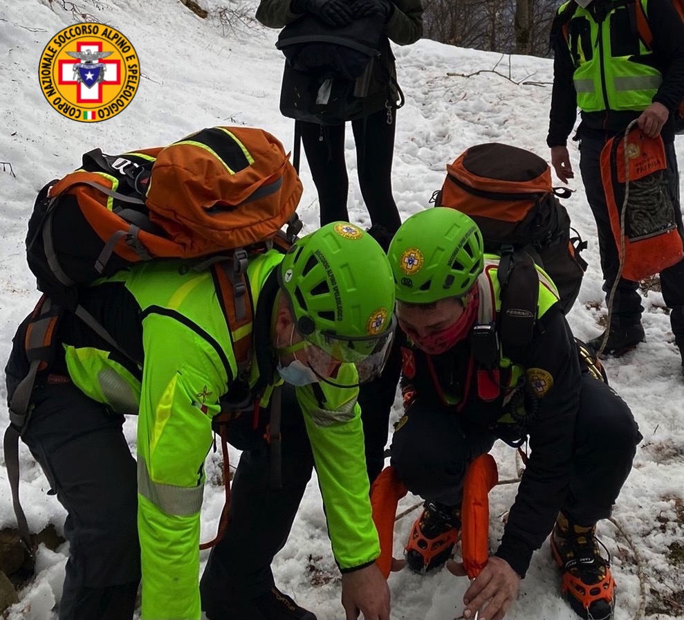 Soccorso alpino in azione per un escursionista