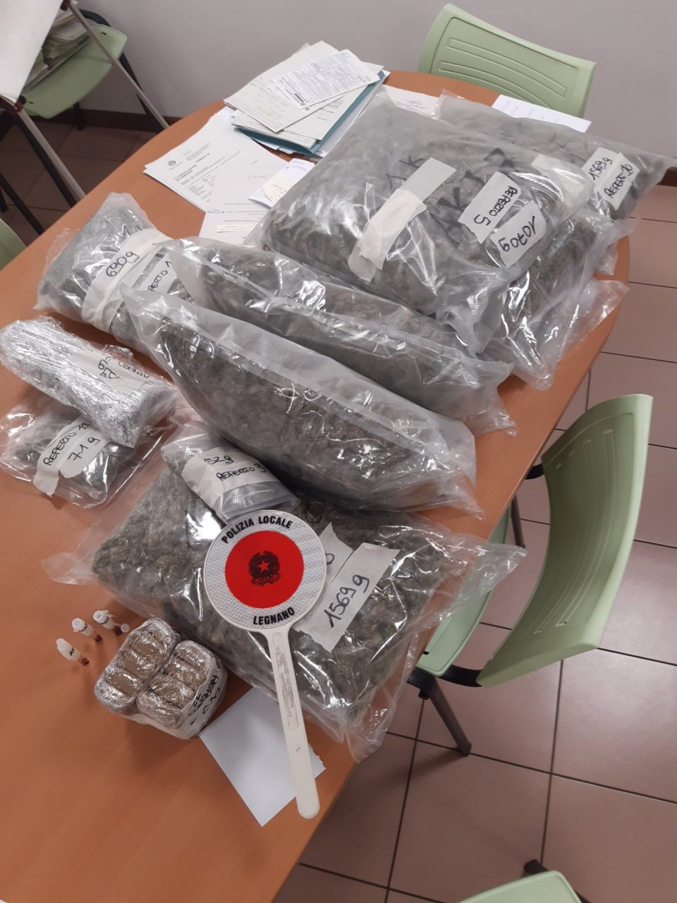 Arrestato spacciatore con oltre dieci chili di droga