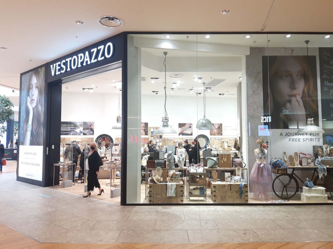 A Il Centro apre il nuovo negozio Vestopazzo