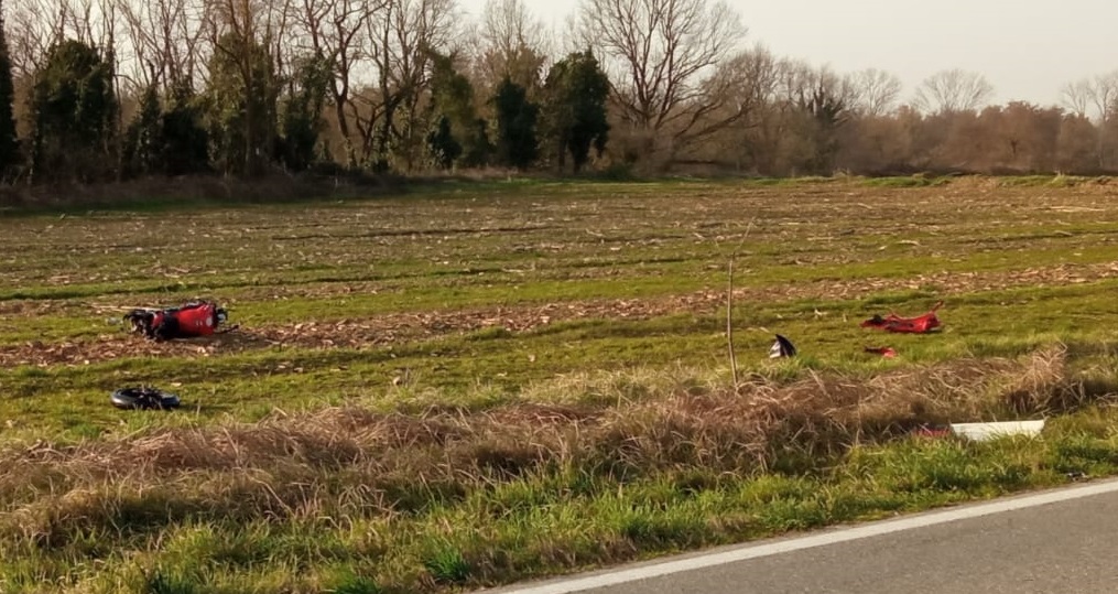 Scontro auto-moto, elisoccorso a Morimondo