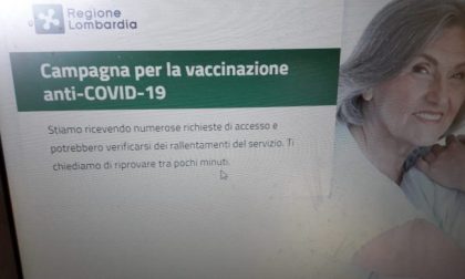 Prenotazione vaccini over 80: portale preso d’assalto da oltre 114mila utenti.... in coda. Ma la Regione tranquillizza:  “Il sistema non è in tilt”