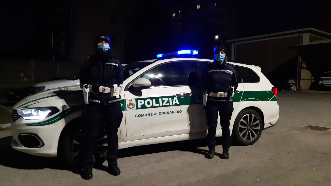 Incendio in casa, donna salvata dalla Polizia Locale