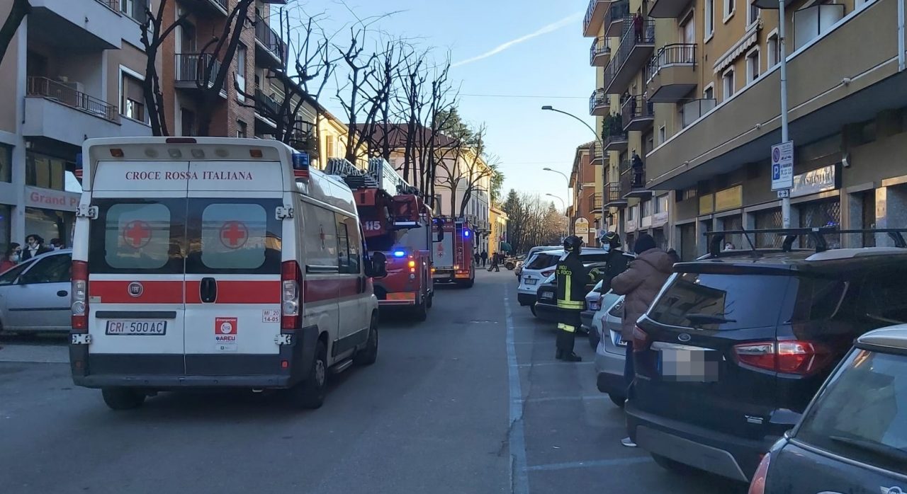 Donna di 98 anni cade in casa, salvata dai pompieri