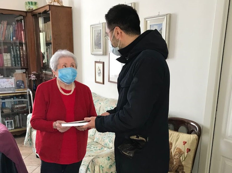 Cento candeline per la maestra Angela