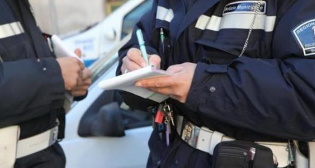 Incidente e fuga dalla Polizia: “Stavo andando dall’amante…”